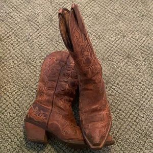 Womens Ariat size 8.5 boots